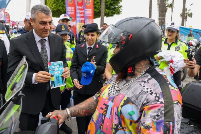 VAL TOROS, KARAYOLU TRAFK HAFTASI ETKNLݔNDE...