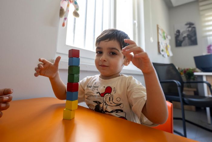 MERSN BYKEHR OTZM MERKEZݒNDE OCUKLARIN GELM YAKINDAN TAKP EDLYOR...