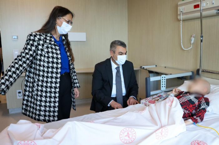 TOROSLAR’DAN HASTA �OCUKLARA Z�YARET...