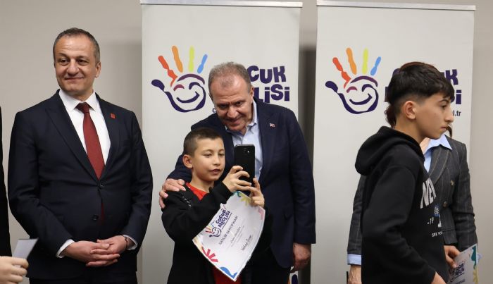 BA�KAN SE�ER, B�Y�K�EH�R��N �OCUK MECL�S� �YELER�Y�LE B�RL�KTE...