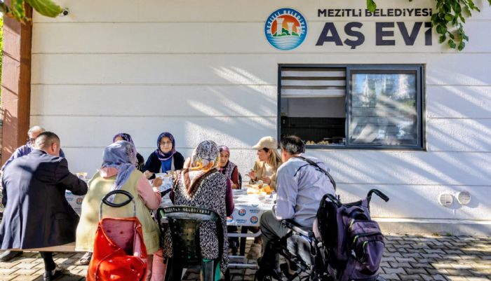  MEZ�TL� BELED�YES� A�EV�, 2025�TE 110 B�N K���L�K SICAK YEMEK ULA�TIRDI...