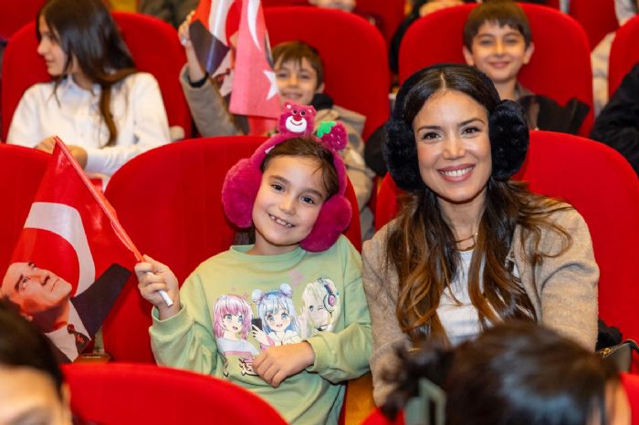  4. Yeni�ehir �ocuk Oyunlar� Festivali Yar�y�l Tatiline Renk Katt�...