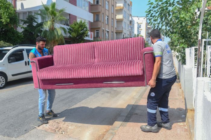 Yeniehir Belediyesi yardmseverler ve ihtiya sahipleri arasnda kpr oluyor...