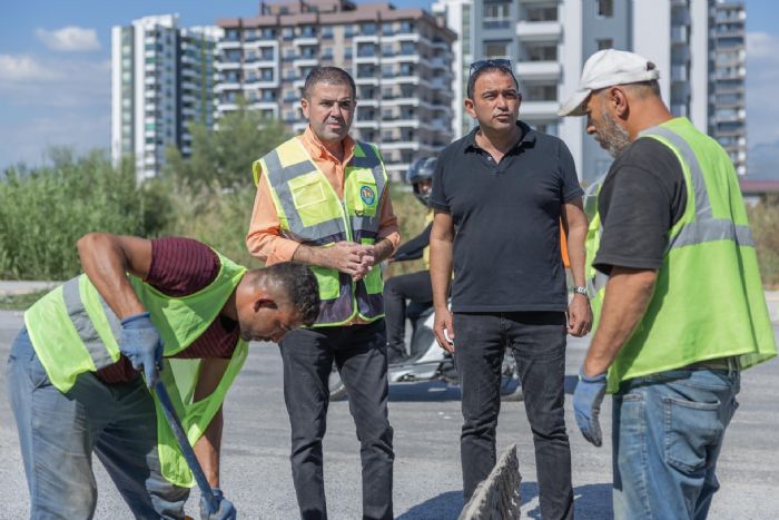 Mezitli’de asfalt almalar devam ediyor...