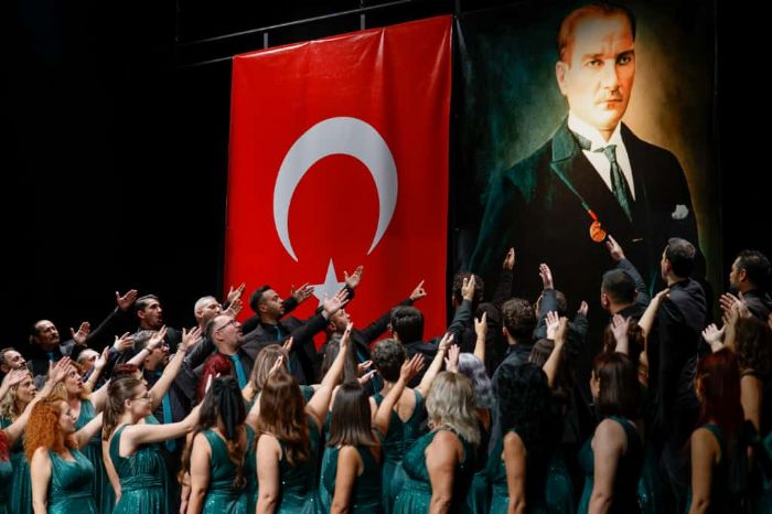 Yeniehir Belediyesinden Cumhuriyet Konseri...