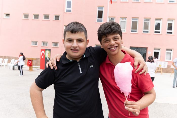 MEZTLݒDE ENGELLLER HAFTASI  ETKNLKLERLE KUTLANDI...