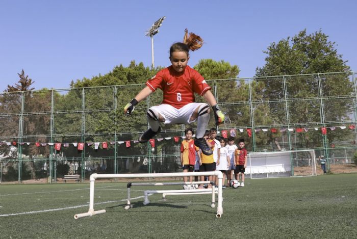 MERSN BYKEHRDEN CRETSZ FUTBOL KURSU...