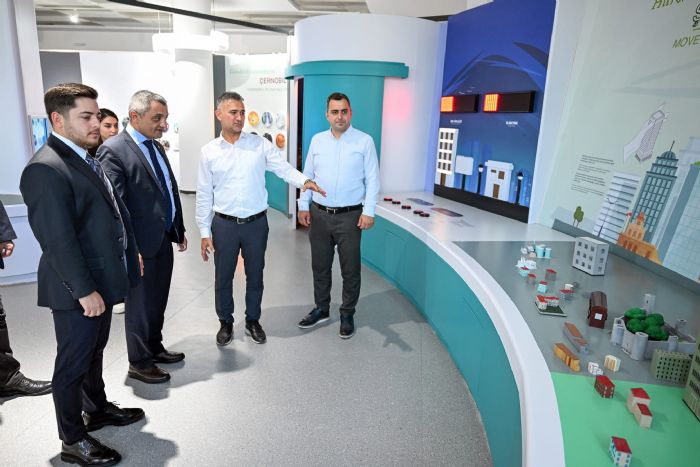 MO GENEL BAKANI KIRMIZIDAN MERCANA TAM NOT...