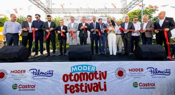 BAKAN SEER, MODER OTOMOTV FESTVALݒNN AILIINA KATILDI...