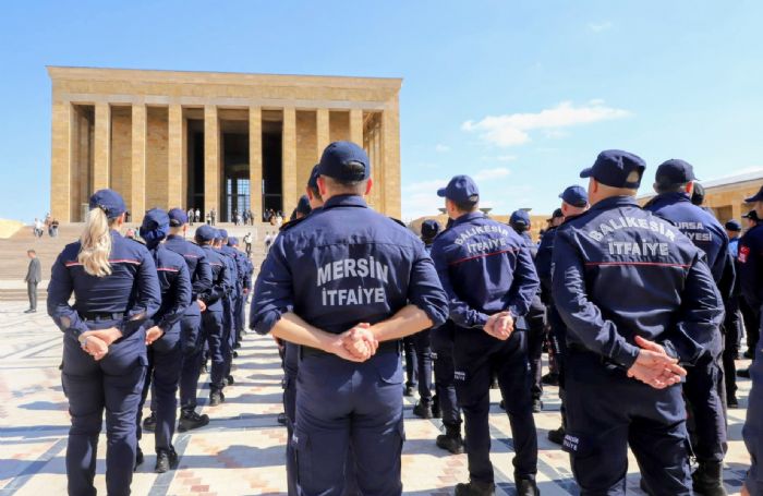 MERSN BYKEHR TFAYECLER ATANIN HUZURUNDA...