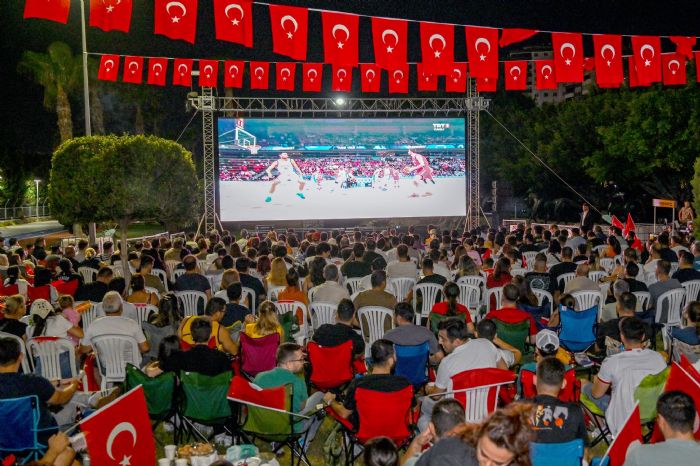 MERSNLLER YARI FNAL COKUSUNU DEV EKRANDA ZLED...